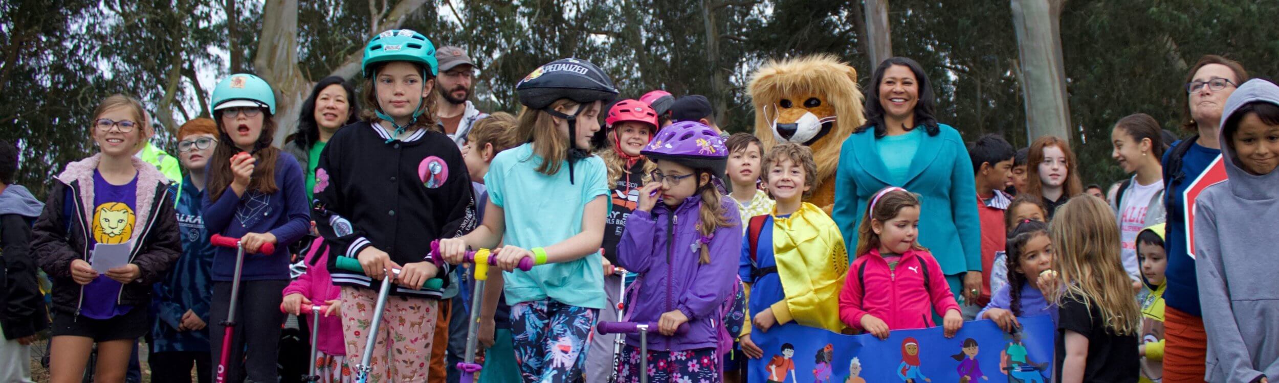 Inspiring the next generation of pedestrians at this year’s Walk and Roll to School Week (PHOTOS!)